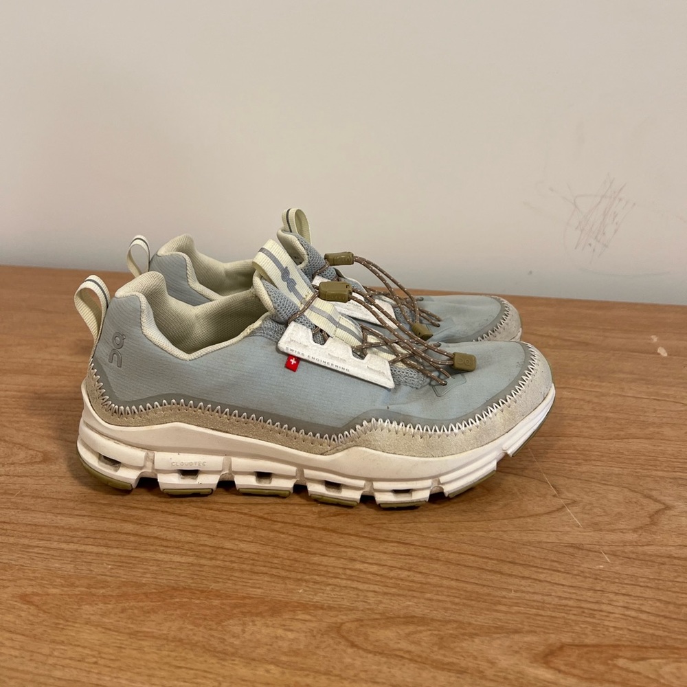 On Cloud Running Sneakers